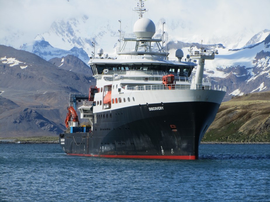 RRS Discovery arrives at South Georgia on the 2nd AMT4SentinelFRM voyage. RRS Discovery arrives at South Georgia on the 2nd AMT4SentinelFRM voyage.