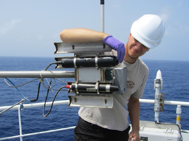 Cleaning the lenses on the optical radiometers